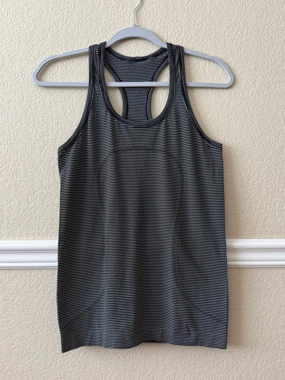 Lululemon Swiftly Tech Tank Top Striped Black White Size 6 - Picture 9 of 10